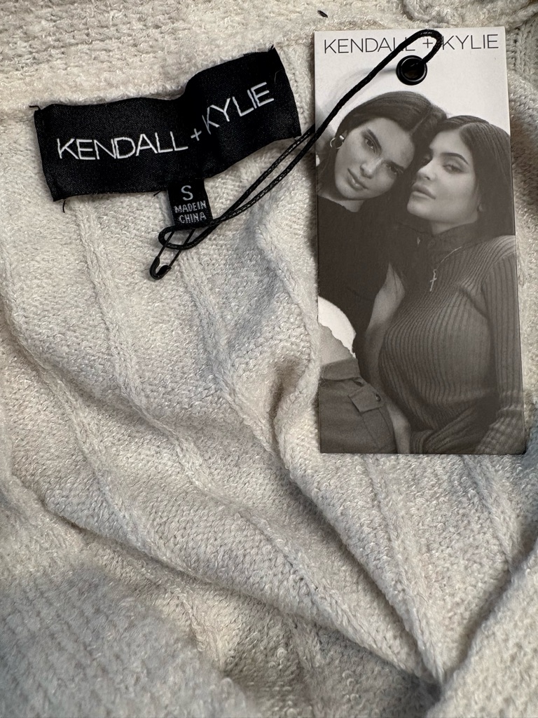 Kendall & Kylie Cream Ribbed V-Neck Belted Midi Dress — image 8 of 8